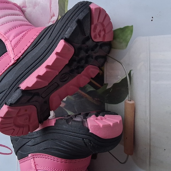 Toddler Girl's Pink Winter Snow Boots Size 9 - Picture 5 of 5